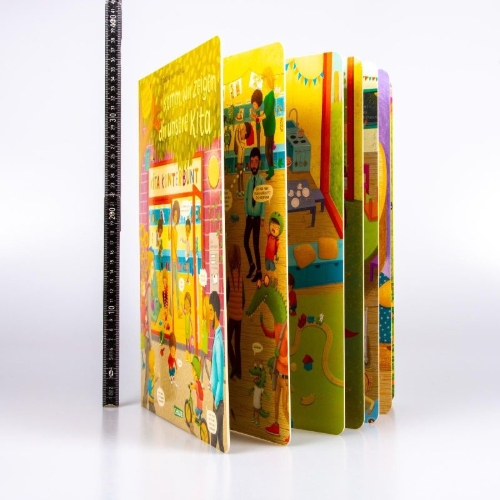 Buchcover und Innenansicht für das Buch: Komm, wir zeigen dir unsere Kita (Constanze von Kitzings Wimmelgeschichten 1)