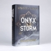 Buchcover und Innenansicht für das Buch: Onyx Storm (The Empyrean #3)