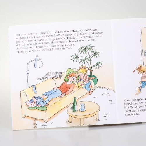 Buchcover und Innenansicht für das Buch: Conni hilft Mama