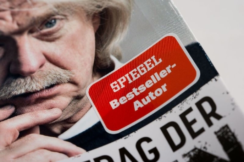 Buchcover und Innenansicht für das Buch: Im Auftrag der Toten