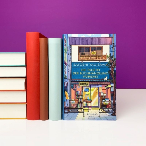 Buchcover und Innenansicht für das Buch: Days at the Morisaki Bookshop