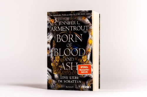 Buchcover und Innenansicht für das Buch: Born of Blood and Ash