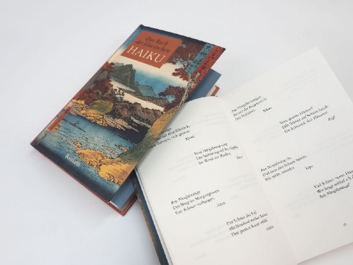 Buchcover und Innenansicht für das Buch: Das Buch der klassischen Haiku. Japanische Dreizeiler