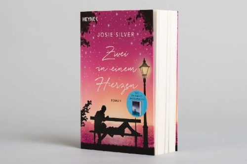 Buchcover und Innenansicht für das Buch: The Two Lives of Lydia Bird