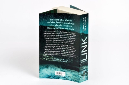Buchcover und Innenansicht für das Buch: Dunkles Wasser