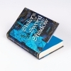 Buchcover und Innenansicht für das Buch: Sisters of Sword and Shadow