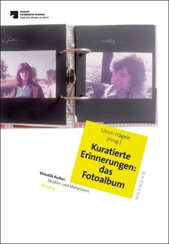 Buchcover und Innenansicht für das Buch: Kuratierte Erinnerungen: das Fotoalbum