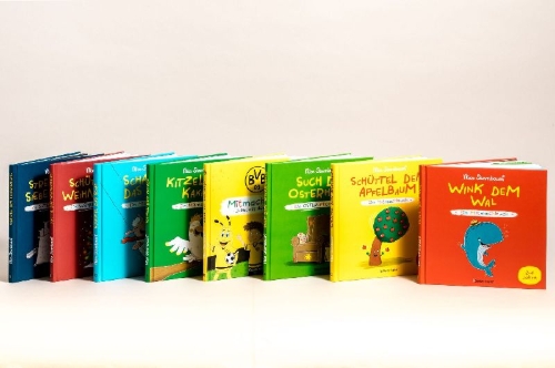 Buchcover und Innenansicht für das Buch: Schüttel den Weihnachtsbaum. Ein Weihnachts-Mitmachbuch zum Schütteln, Schaukeln, Pusten, Klopfen und sehen, was dann passiert. Von 2 bis 4 Jahren