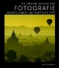 Buchcover und Innenansicht für das Buch: Die Große Schule der Fotografie
