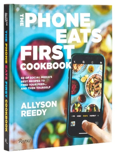 Buchcover und Innenansicht für das Buch: The Phone Eats First Cookbook