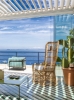 Buchcover und Innenansicht für das Buch: Living in Style Seaside Houses (DE)