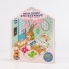 Buchcover und Innenansicht für das Buch: Mein süßes Stickerhaus: Cozy Cafés