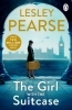 Buchcover und Innenansicht für das Buch: The Girl with the Suitcase
