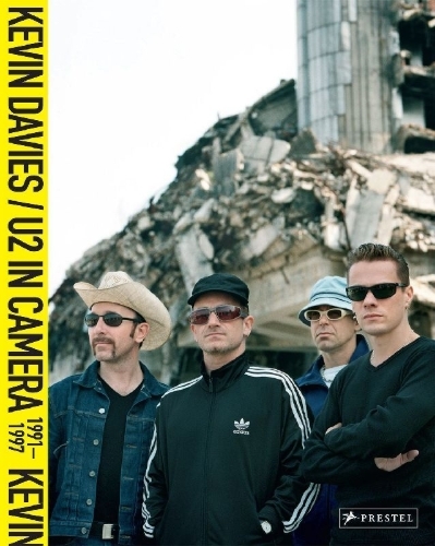 Buchcover und Innenansicht für das Buch: U2. In Camera 1991-1997